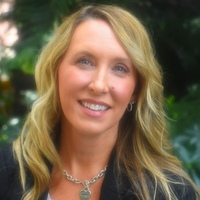 Headshot - Heather Young daw_3759-1